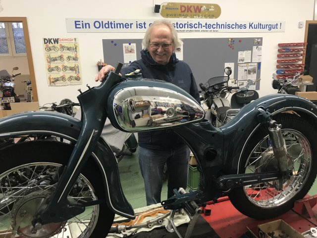 Der stolze Besitzer zu Besuch - man sieht die Vorfreude :-)