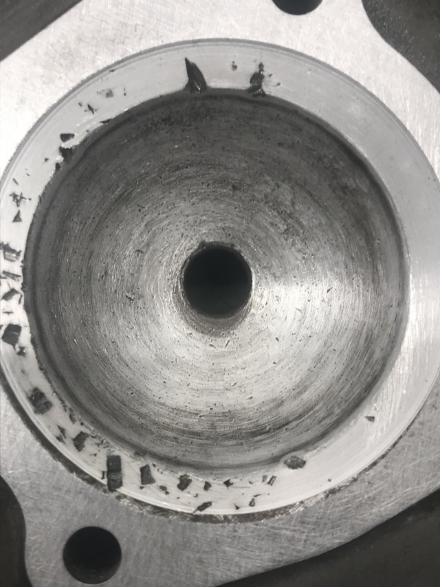 Ein paar Einschläge lassen sich leider nicht weiter rausfräsen.