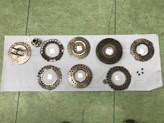 Die Kupplung ist ausgebaut - jetzt erfolgt eine neue Korkbestückung.