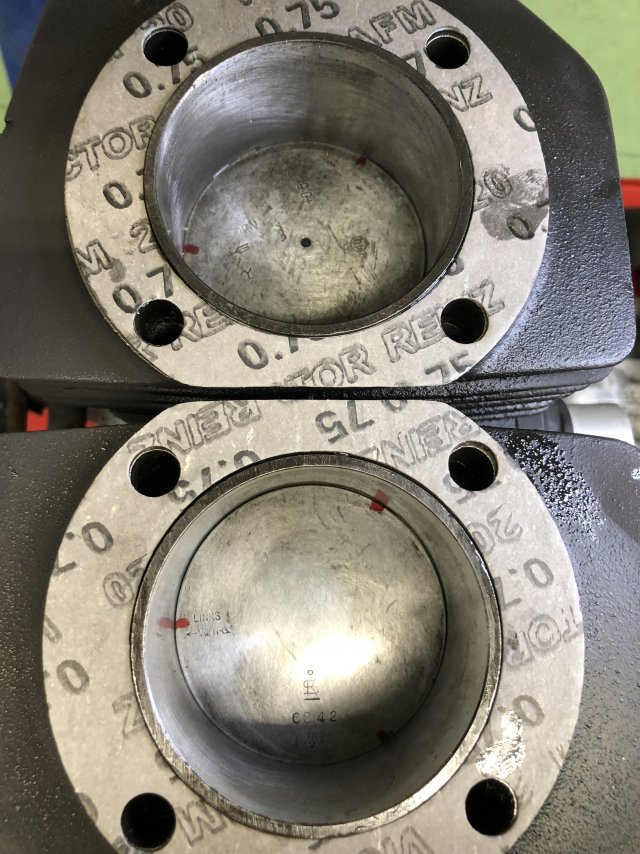 Aufbau des Motors: Zylinder gehont, neue Dichtungen etc.