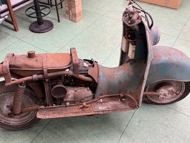 Unser Ersatzteillager für die weitere Restauration der Bella.