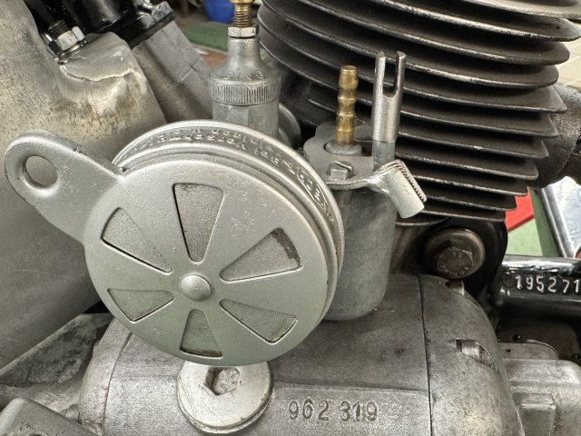 Vergaser ultraschallgereinigt, alle Düsen entsprechen den Vorgaben, Nadelstellung korrekt eingestellt