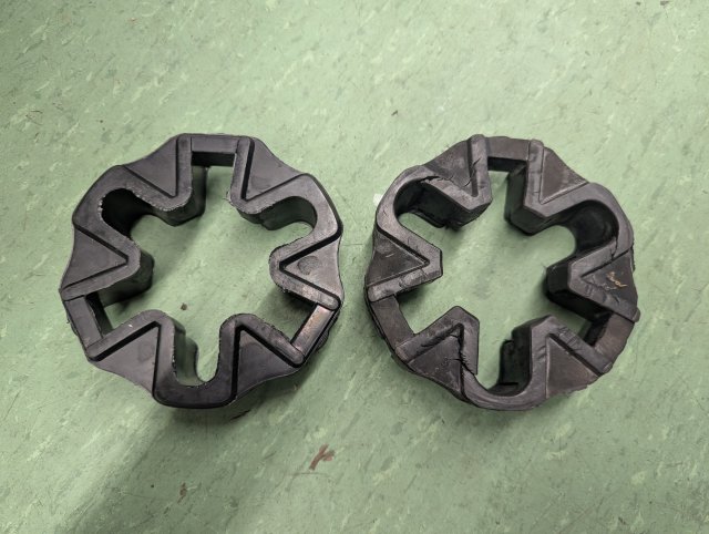 Und neue Dämpfungsgummis wurden verbaut.