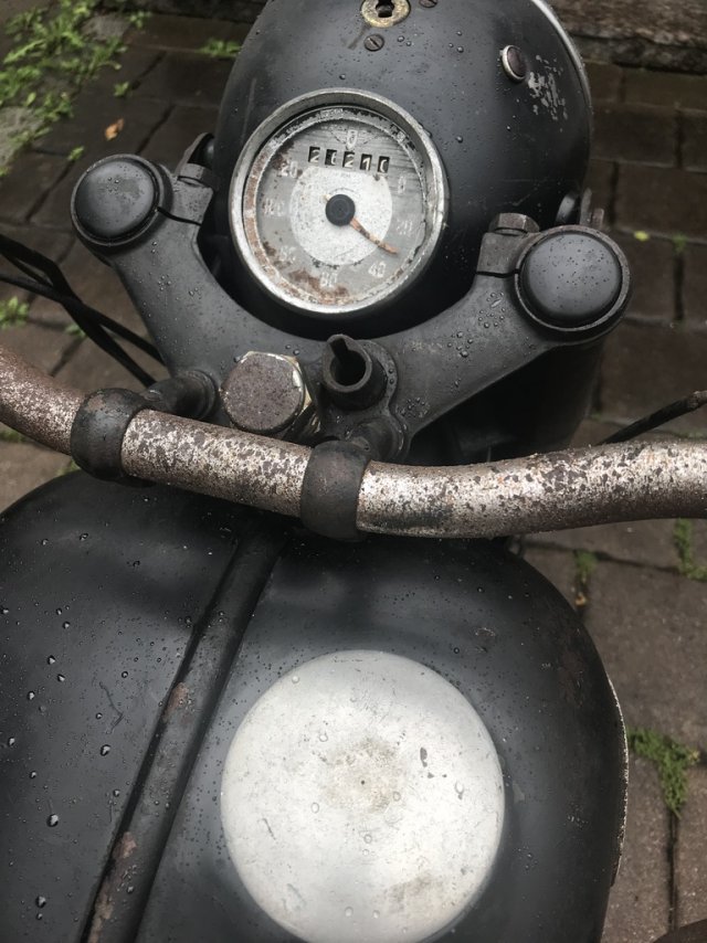 Der Tacho hat auch schon bessere Zeiten gesehen.