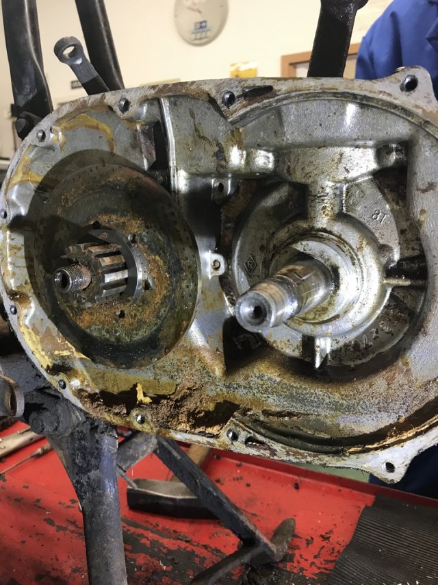 Der Motor stand wohl lange im Wasserbad. Das wird eine Herausforderung!